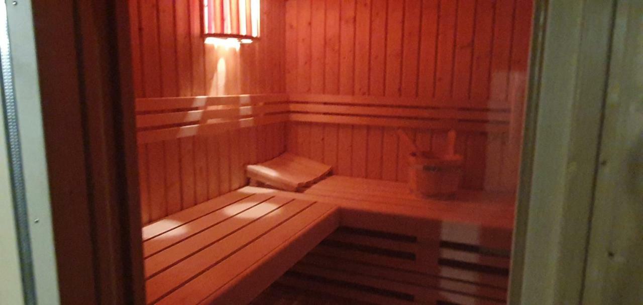 Au Mont Chez Nous # Jacuzzi & Sauna # Pontorson Buitenkant foto